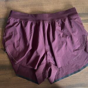 size 8 Lululemon fast and free high rise reflective shorts